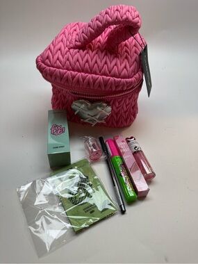 Misslyn Make Up Bag and Kit - includes 9 items
